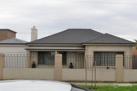 24 Bolingbroke Ave, Henley Beach, SA 5022