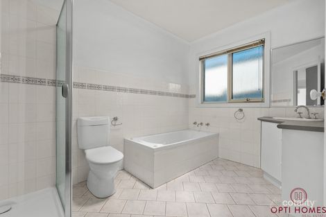 Property photo of 11 Bayswater Road Kensington VIC 3031