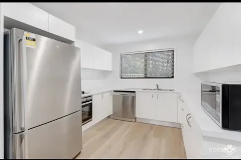 Property photo of 16/4 Amie Court Springwood QLD 4127