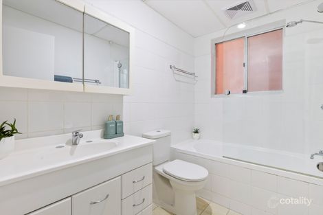 Property photo of 10/11 Avon Road Dee Why NSW 2099