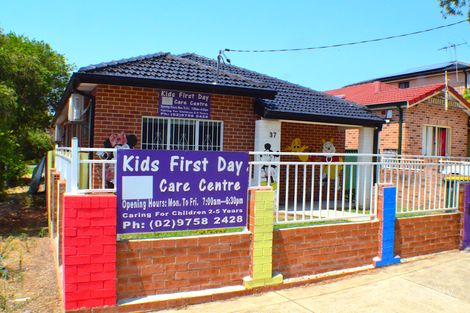 37 Defoe St, Wiley Park, NSW 2195