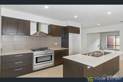 Property photo of 4 Swallowtail Avenue Clyde North VIC 3978