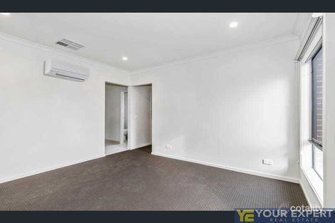 Property photo of 4 Swallowtail Avenue Clyde North VIC 3978