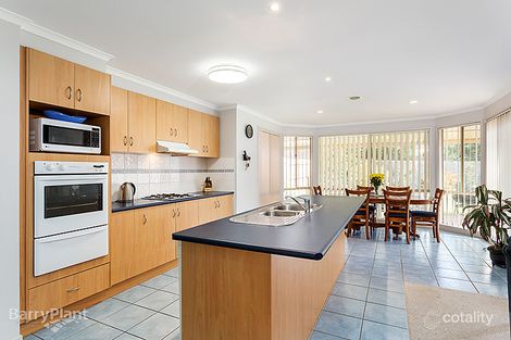 Property photo of 5 Furphy Court Berwick VIC 3806