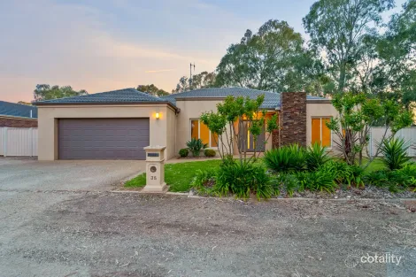 35 Hennessy St, Tocumwal, NSW 2714