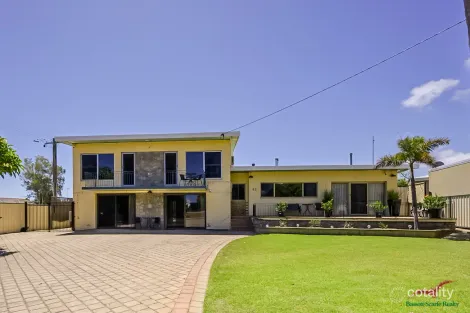 82 Leighton Rd, Halls Head, WA 6210
