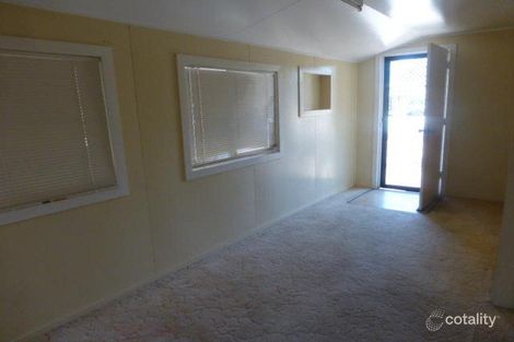 Property photo of 35 Spring Crescent Dysart QLD 4745