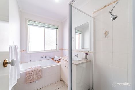 Property photo of 20 Merrivale Place Roxburgh Park VIC 3064