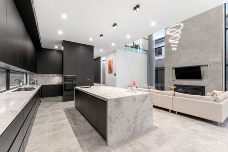 Property photo of 23 Weatherglass Way South Morang VIC 3752