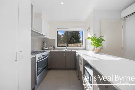 Property photo of 8 Millicent Place Ballarat East VIC 3350