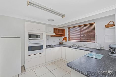 Property photo of 12 Waverley Road Mannering Park NSW 2259