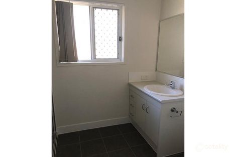 Property photo of 2/59 Ludwig Street Leichhardt QLD 4305