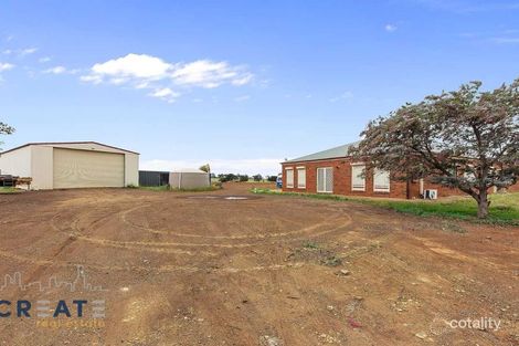 Property photo of 13 Strathtulloh Circuit Strathtulloh VIC 3338