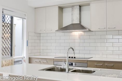 Property photo of 24 Atlantic Place Pallara QLD 4110