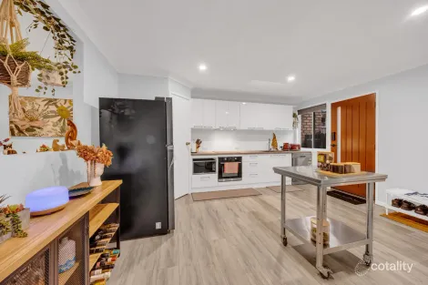 Property photo of 21 Valance Street Oxley QLD 4075