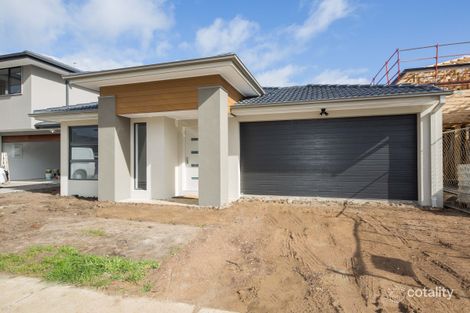 8 Floyd Cct, Cranbourne, VIC 3977