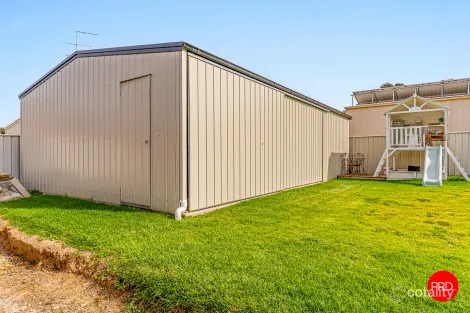Property photo of 19 Kooringal Drive Eaglehawk VIC 3556