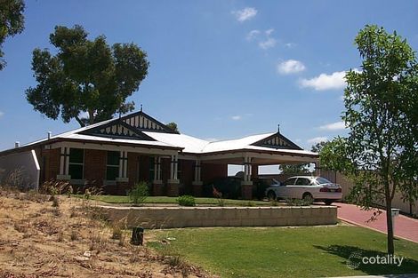 4 Oakfield Gdns, Parmelia, WA 6167