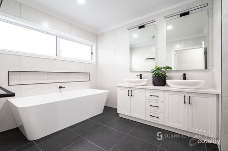 Property photo of 40 Cambridge Drive Shepparton North VIC 3631