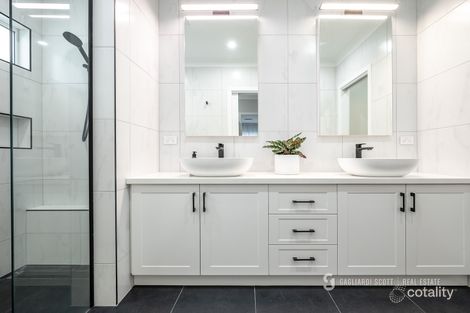 Property photo of 40 Cambridge Drive Shepparton North VIC 3631