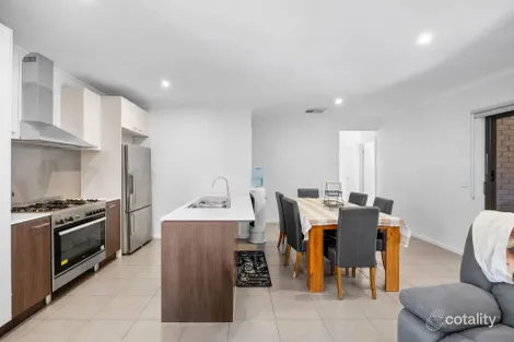 Property photo of 212 Alisma Boulevard Cranbourne North VIC 3977
