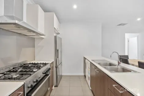 Property photo of 212 Alisma Boulevard Cranbourne North VIC 3977