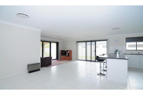 Property photo of 12 Lacebark Grove Worrigee NSW 2540