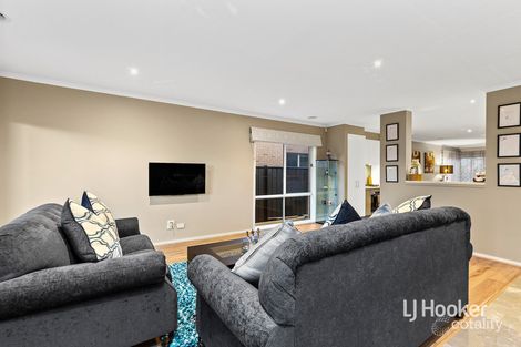 Property photo of 16 McCulloch Walk Point Cook VIC 3030