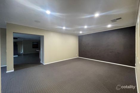 Property photo of 5 Sage Close Point Cook VIC 3030