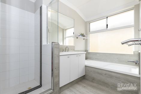 Property photo of 2 Kinvara Way Ridgewood WA 6030