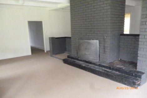 Property photo of 36 Ashbourne Road Woodend VIC 3442