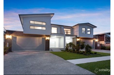 2/24 Abalone Ave, Paradise Point, QLD 4216