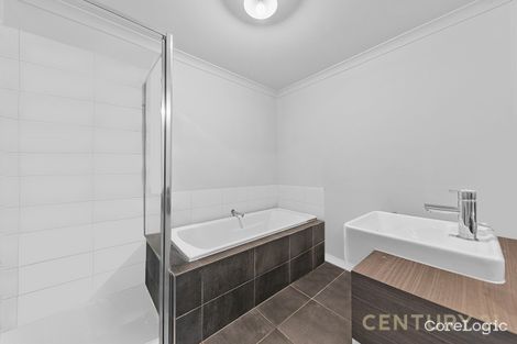 Property photo of 33/23 Atlantic Drive Pakenham VIC 3810