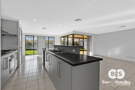 Property photo of 123 Barton Drive Australind WA 6233