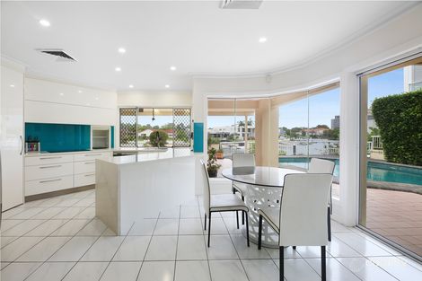 Property photo of 19 Daimler Drive Bundall QLD 4217