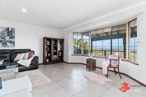 Property photo of 11 Opal Way Mount Richon WA 6112