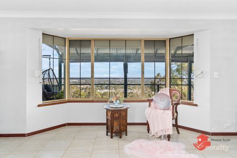 Property photo of 11 Opal Way Mount Richon WA 6112