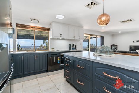 Property photo of 11 Opal Way Mount Richon WA 6112