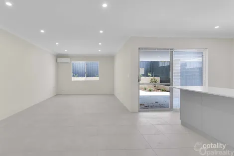 Property photo of 41 Sarasota Loop Madora Bay WA 6210