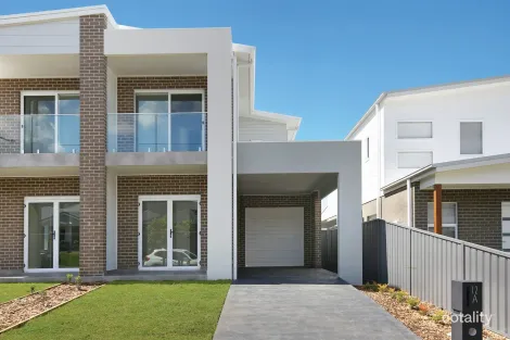 12a Saddleback Cres, Stream Hill, NSW 2526