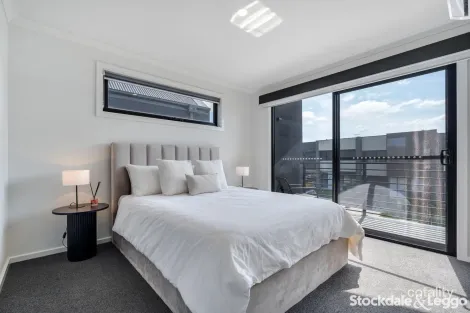 Property photo of 7 Hanover Way Mickleham VIC 3064