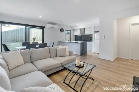 Property photo of 7 Hanover Way Mickleham VIC 3064