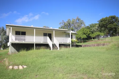112 LYONS ST, MUNDUBBERA, QLD 4626
