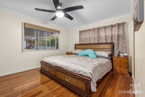 Property photo of 28 Luprena Street Mansfield QLD 4122