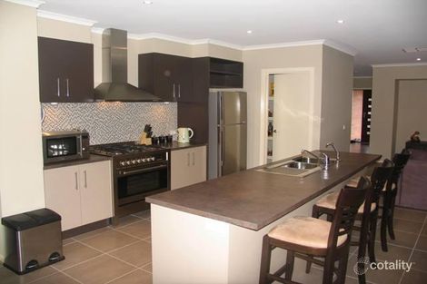 Property photo of 19 Yellowbox Way Brookfield VIC 3338