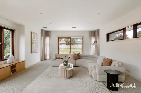 Property photo of 77 Springthorpe Boulevard Macleod VIC 3085
