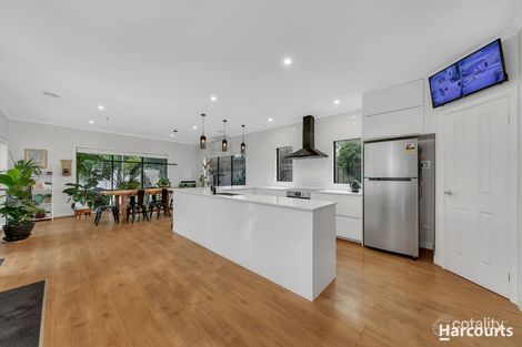 Property photo of 8 Claretown Avenue Caroline Springs VIC 3023