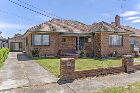 18 Iris Ave, Wendouree, VIC 3355