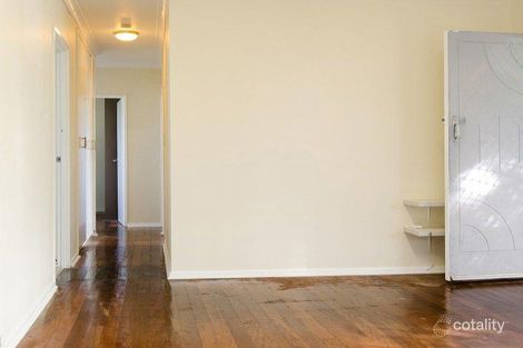 Property photo of 10 Ashton Street Labrador QLD 4215