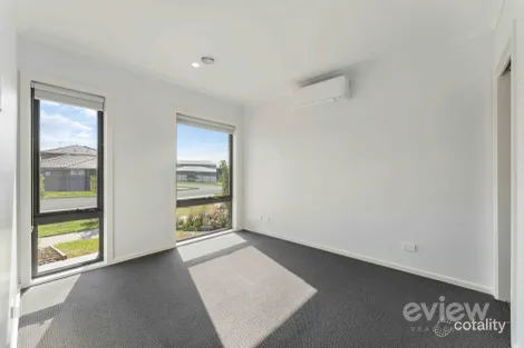 Property photo of 53 Stanmore Crescent Wyndham Vale VIC 3024